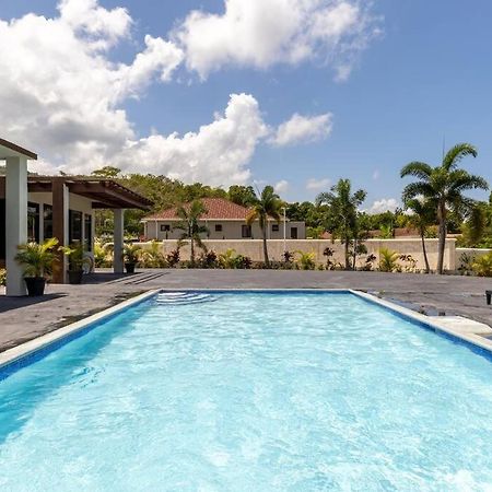 Sun Shine Luxury Villas 2 Bedroom Pool & Gym Ocho Rios St Ann Екстер'єр фото