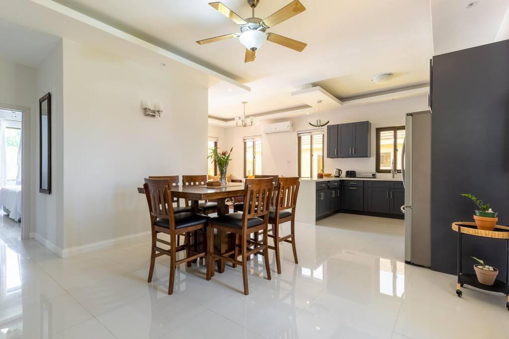 Sun Shine Luxury Villas 2 Bedroom Pool & Gym Ocho Rios St Ann Екстер'єр фото